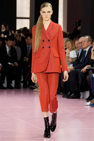 Look 33